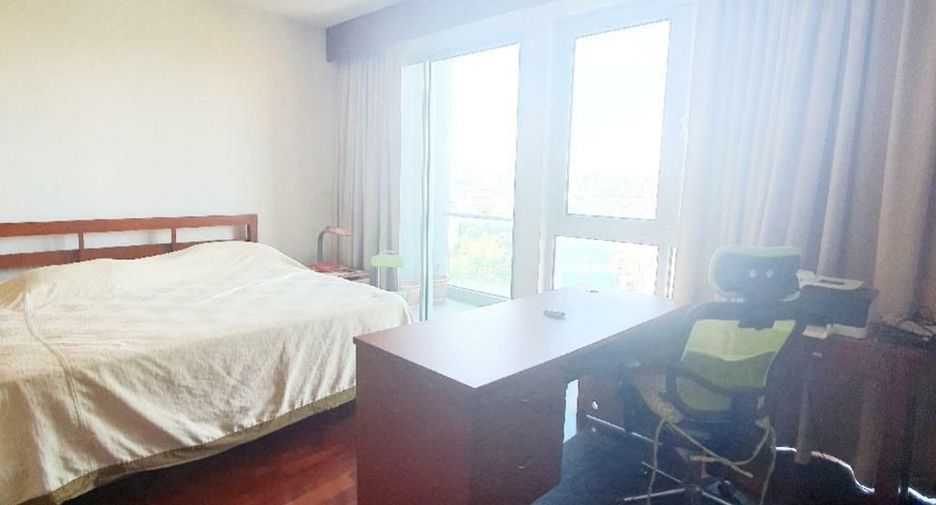 For sale 3 bedrooms condo in Yan Nawa, Bangkok