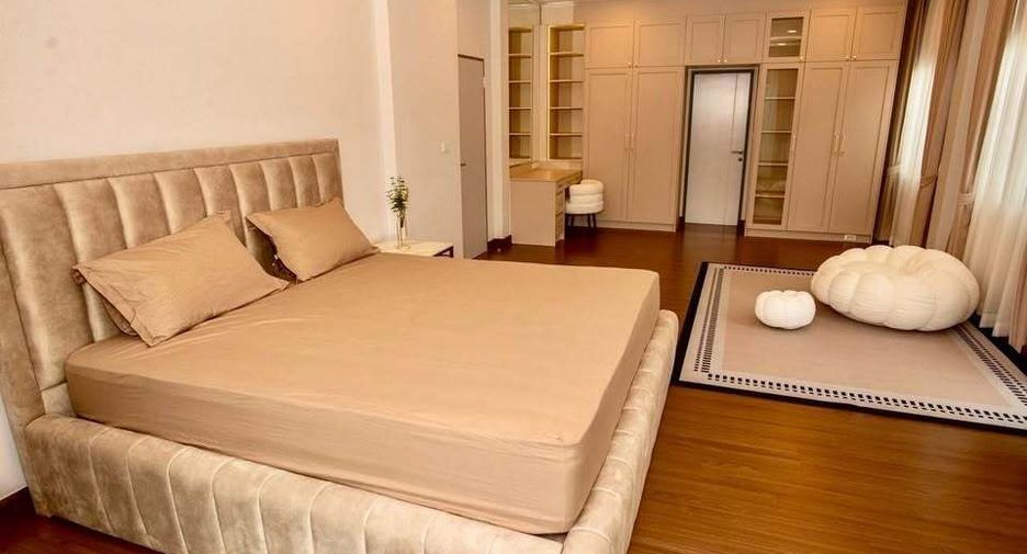 Casa en alquiler de 5 habitaciones en Bang Phli, Samut Prakan