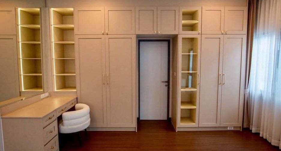 Casa en alquiler de 5 habitaciones en Bang Phli, Samut Prakan