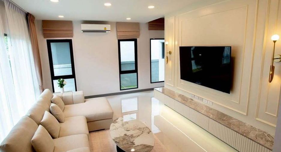 Casa en alquiler de 5 habitaciones en Bang Phli, Samut Prakan