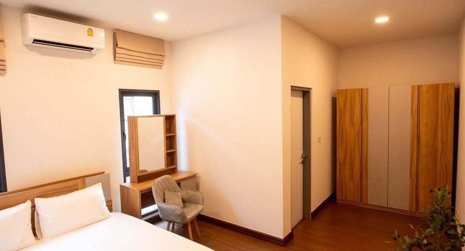Casa en alquiler de 5 habitaciones en Bang Phli, Samut Prakan