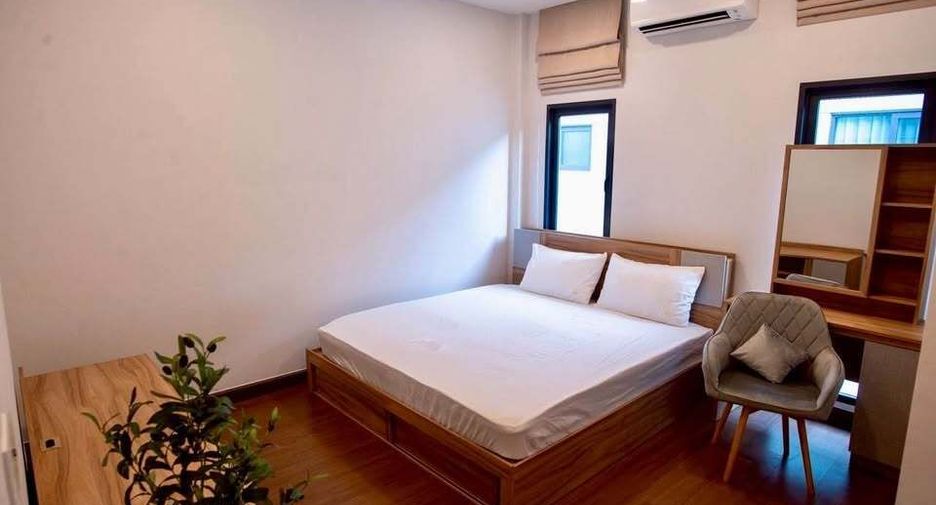 Casa en alquiler de 5 habitaciones en Bang Phli, Samut Prakan