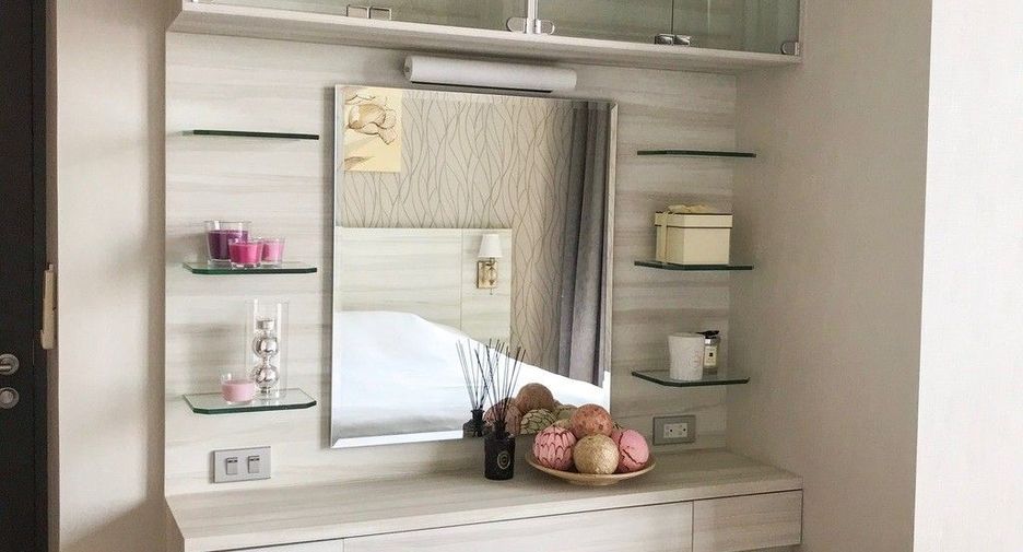 For sale 1 bed condo in Khlong Toei, Bangkok