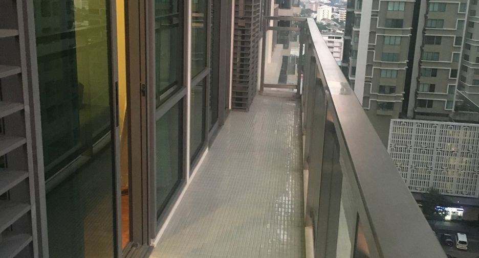 For rent 2 bedrooms condo in Khlong Toei, Bangkok