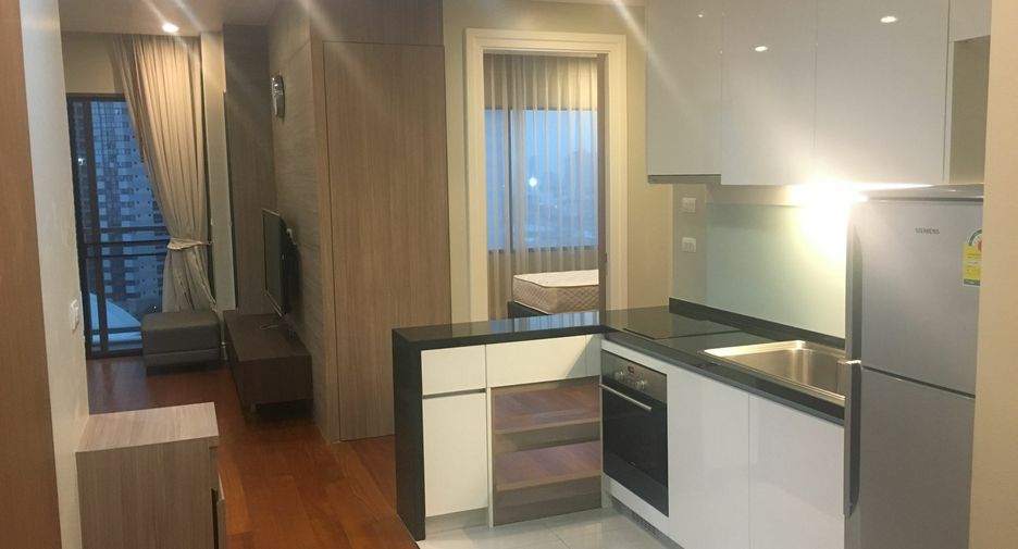 For rent 2 bedrooms condo in Khlong Toei, Bangkok