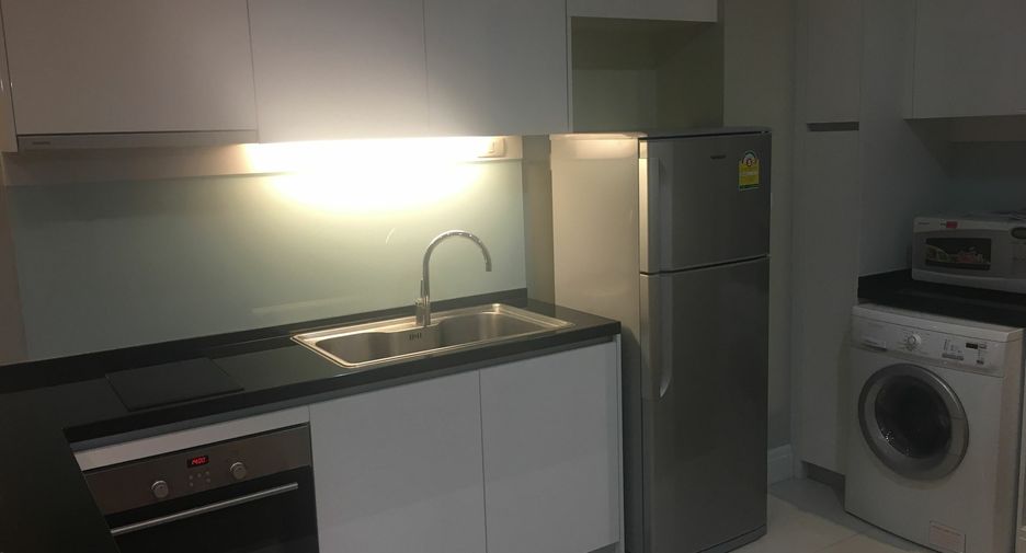 For rent 2 bedrooms condo in Khlong Toei, Bangkok