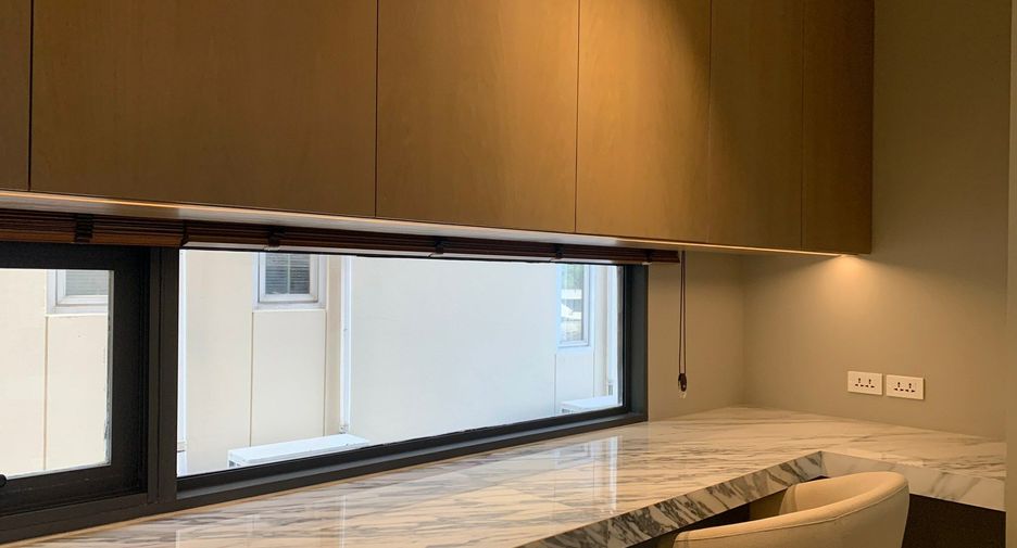 For rent 2 bedrooms condo in Watthana, Bangkok