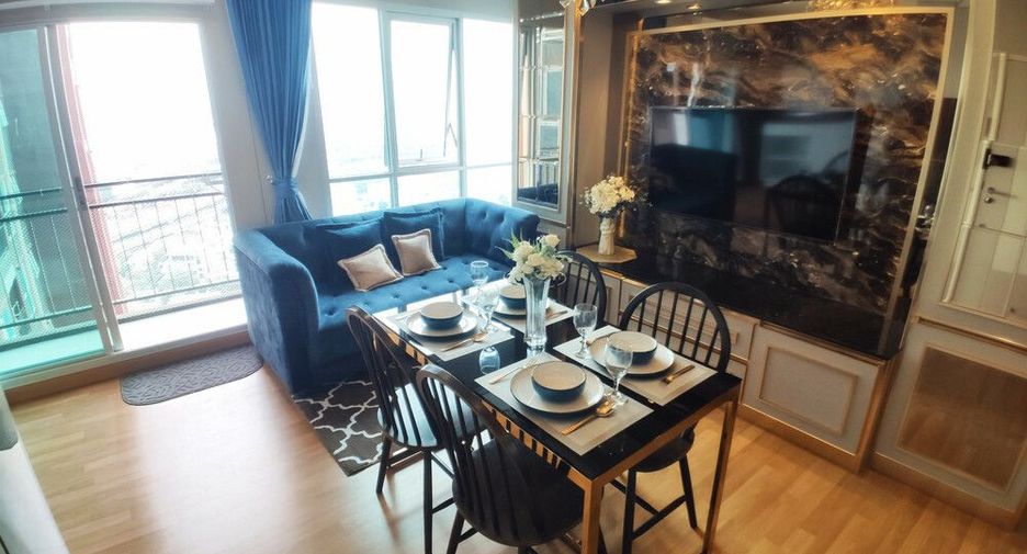 For sale 3 bedrooms condo in Yan Nawa, Bangkok