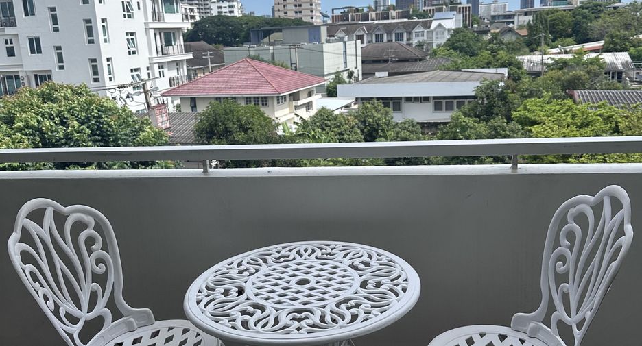 For rent 2 bedrooms condo in Watthana, Bangkok