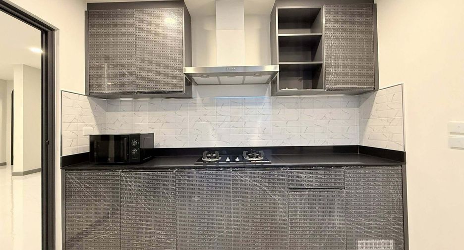 For rent 5 bedrooms house in Bang Phli, Samut Prakan