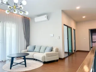 出租 5 卧室 独立屋 在 Bang Phli, Samut Prakan