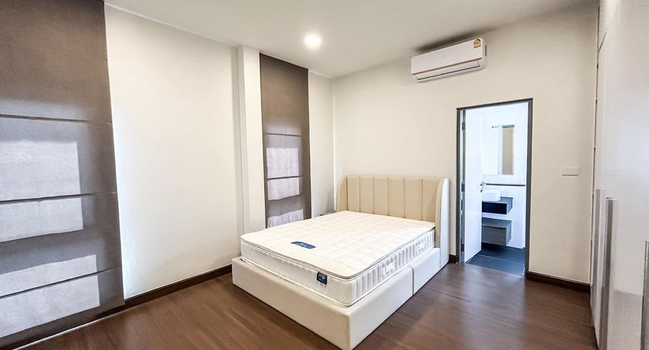 Casa en alquiler de 5 habitaciones en Bang Phli, Samut Prakan