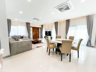 出租 5 卧室 独立屋 在 Bang Phli, Samut Prakan