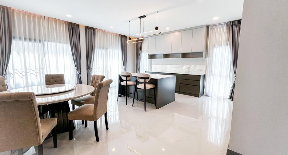 Casa en alquiler de 5 habitaciones en Bang Phli, Samut Prakan