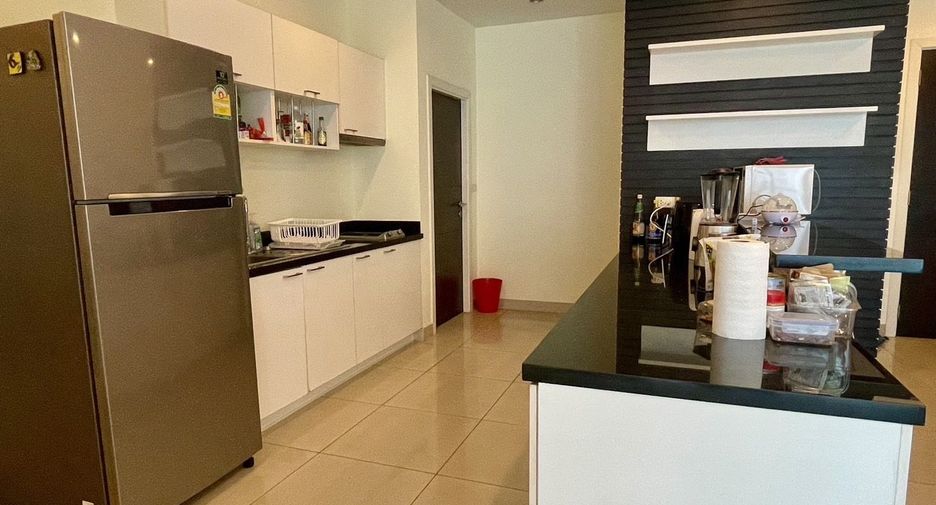 For rent 2 bedrooms condo in Yan Nawa, Bangkok