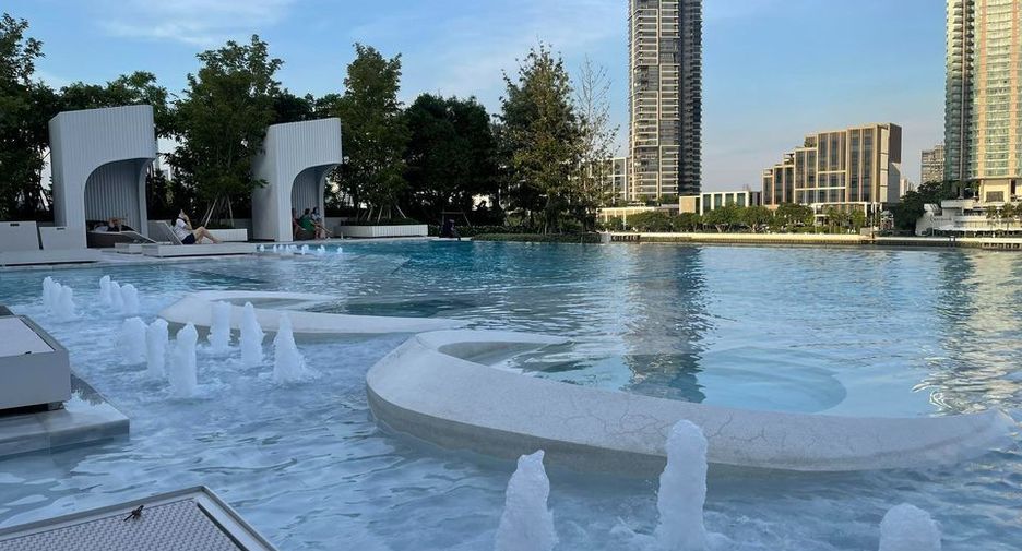 For rent 1 bed condo in Khlong San, Bangkok