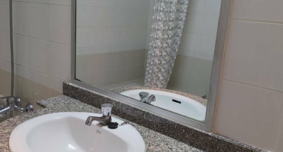 For rent 1 bed condo in Pathum Wan, Bangkok