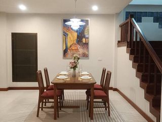 Haus zur Miete mit 4 Zimmer in Watthana, Bangkok