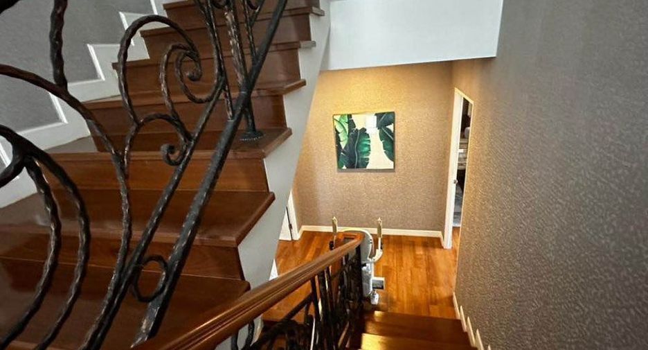 For rent 4 bedrooms house in Yan Nawa, Bangkok