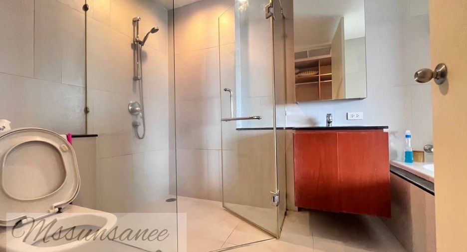For rent 2 bedrooms condo in Sathon, Bangkok