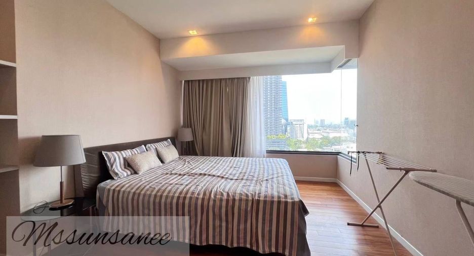 For rent 2 bedrooms condo in Sathon, Bangkok