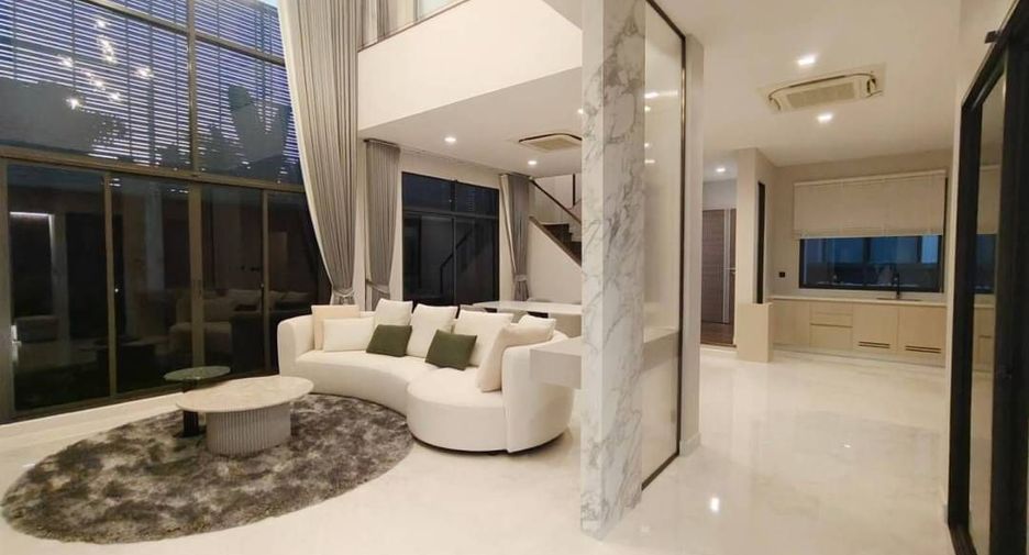 For sale そして for rent 4 ベッドルーム house in Phra Khanong, Bangkok