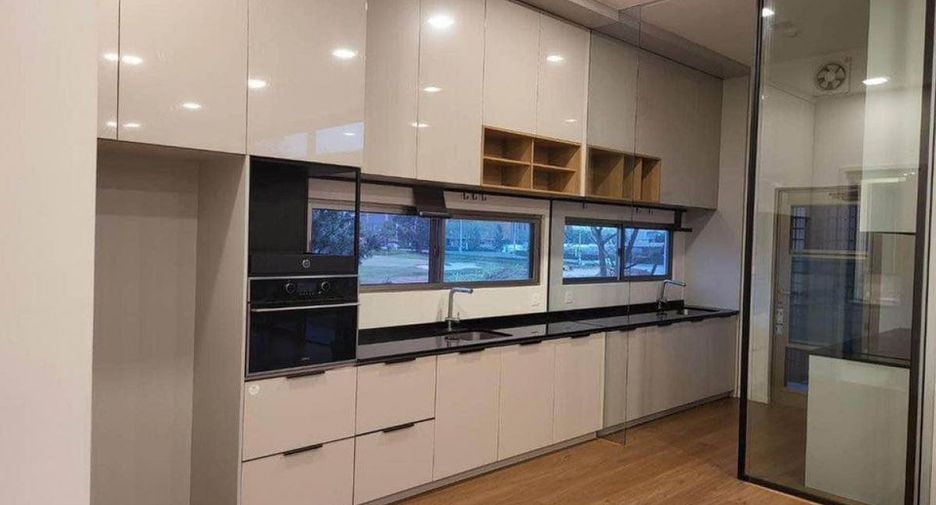 Haus zur Miete mit 3 Zimmer in Saphan Sung, Bangkok