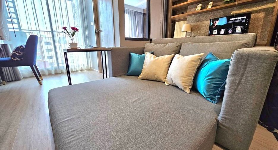 For rent 1 bed condo in Phra Khanong, Bangkok