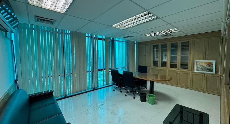 For rent office in Huai Khwang, Bangkok