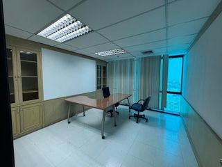 Büro zur Miete in Huai Khwang, Bangkok