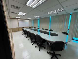 Büro zur Miete in Huai Khwang, Bangkok