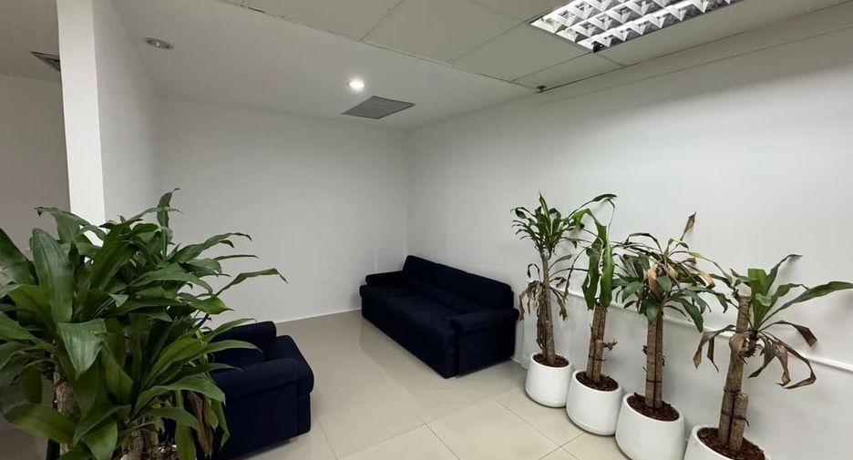 For rent office in Huai Khwang, Bangkok