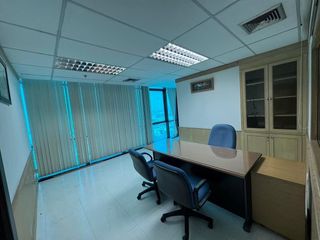 Büro zur Miete in Huai Khwang, Bangkok