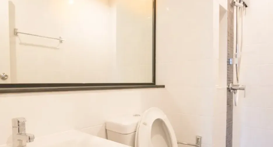 For sale 1 bed condo in Bang Phlat, Bangkok