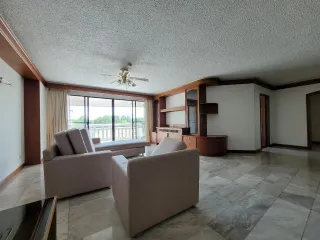 For rent 2 ベッドルーム apartment in Pathum Wan, Bangkok