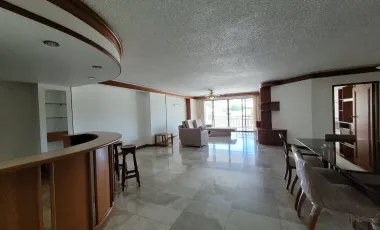 For rent 2 bedrooms apartment in Pathum Wan, Bangkok