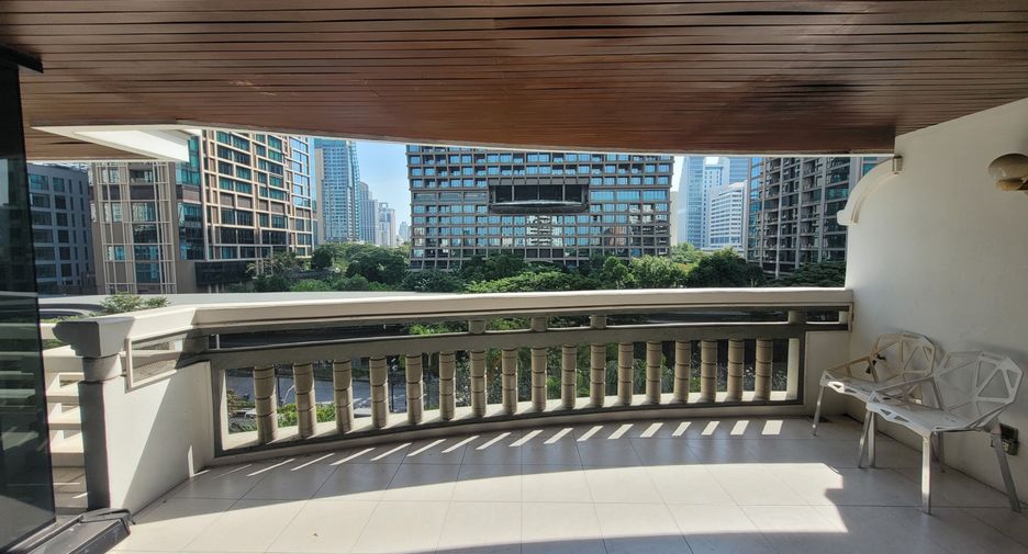 For rent 2 bedrooms apartment in Pathum Wan, Bangkok