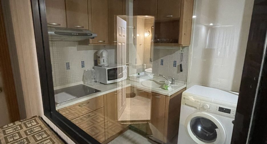 For rent 2 bedrooms condo in Sathon, Bangkok
