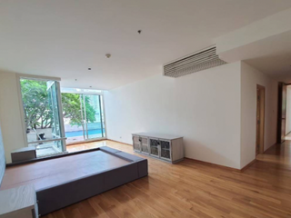 For rent 3 bedrooms condo in Sathon, Bangkok