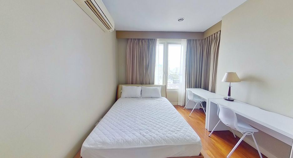 For rent 3 bedrooms condo in Watthana, Bangkok