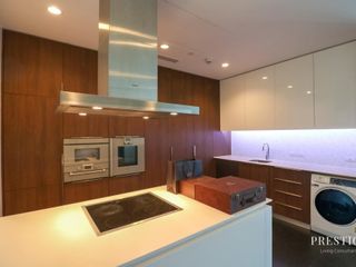 For rent 3 bedrooms condo in Pathum Wan, Bangkok