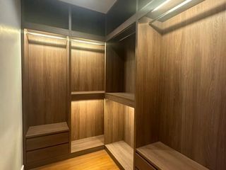 For rent 3 bedrooms condo in Pathum Wan, Bangkok