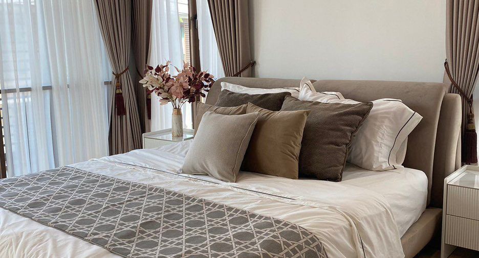 For rent and for sale 4 bedrooms house in Bang Kapi, Bangkok