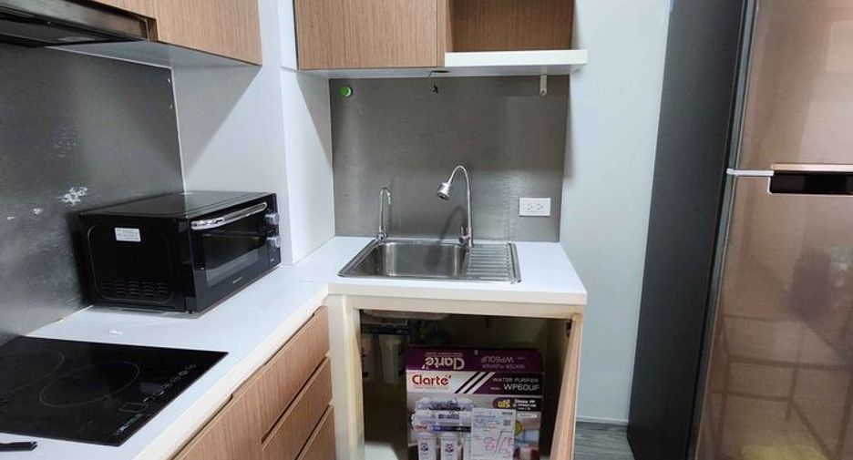 Condo en alquiler de 2 habitaciones en Phra Khanong, Bangkok