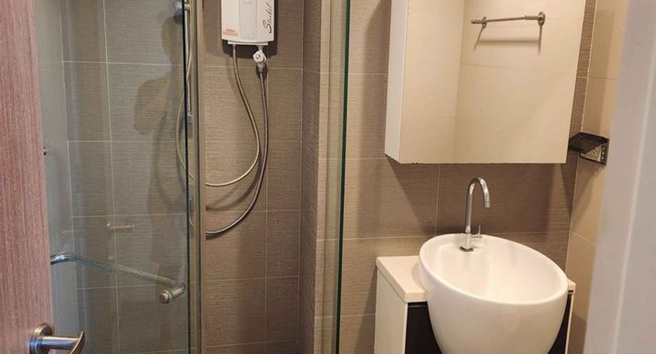 Condo en alquiler de 2 habitaciones en Phra Khanong, Bangkok