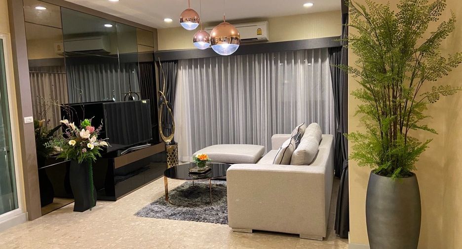 For sale and for rent 4 bedrooms house in Saphan Sung, Bangkok