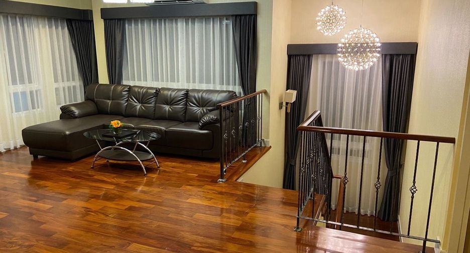 For sale and for rent 4 bedrooms house in Saphan Sung, Bangkok