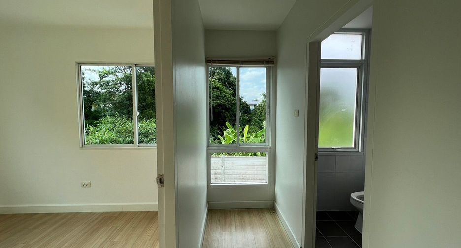 Reihenhaus zum Kauf mit 3 Zimmer in Khlong Sam Wa, Bangkok