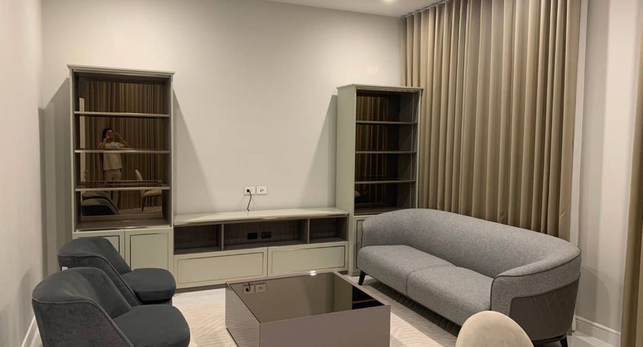 For rent 5 bedrooms house in Bang Kapi, Bangkok