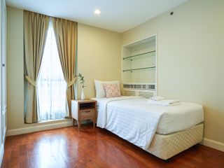 For rent 3 bedrooms condo in Sathon, Bangkok